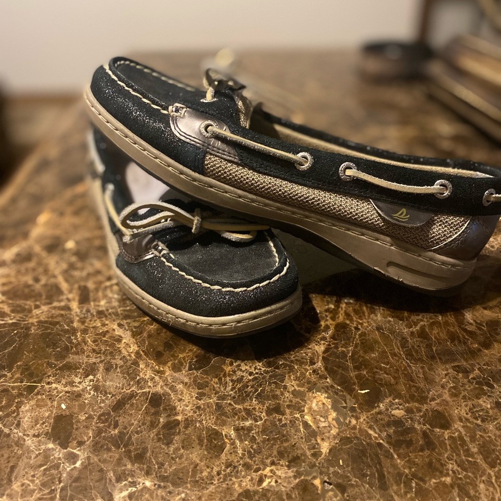 SPERRY’s - Picture 4 of 4